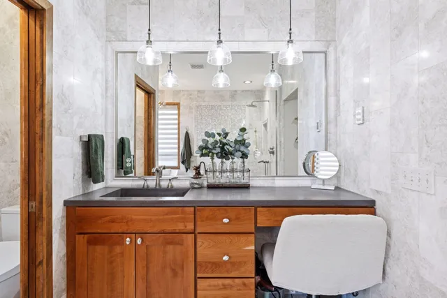 $995,000 | 10758 Watersedge Lane, Woodbury, MN 55129