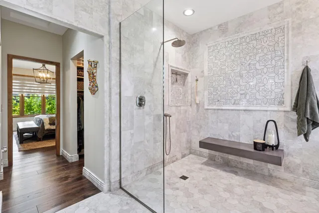 $995,000 | 10758 Watersedge Lane, Woodbury, MN 55129