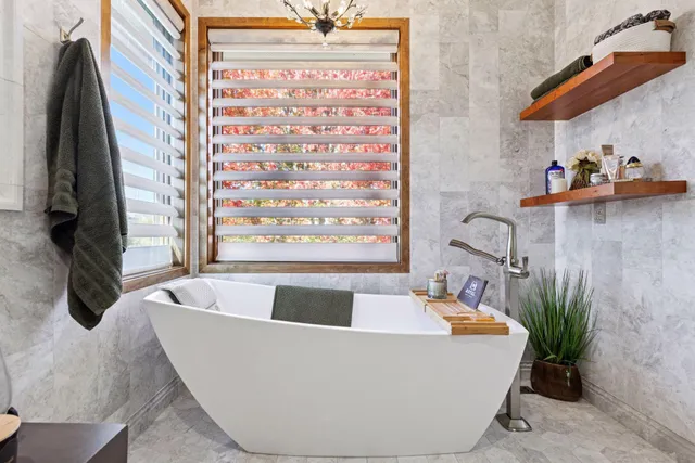 $995,000 | 10758 Watersedge Lane, Woodbury, MN 55129