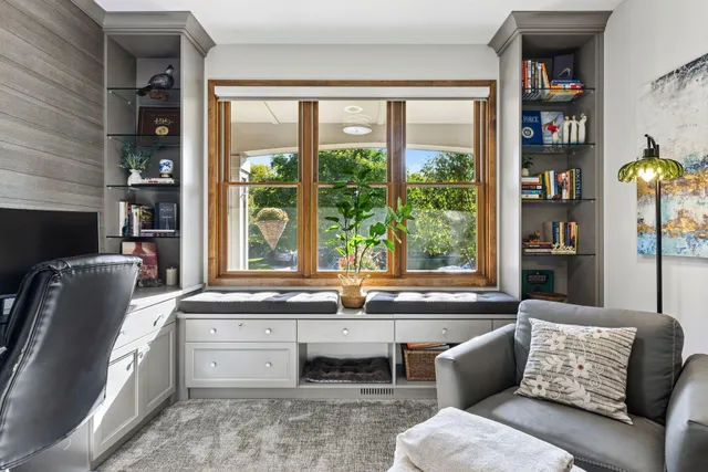 $995,000 | 10758 Watersedge Lane, Woodbury, MN 55129