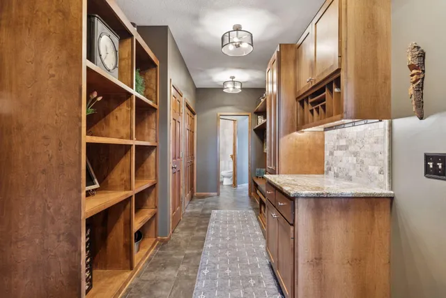 $995,000 | 10758 Watersedge Lane, Woodbury, MN 55129