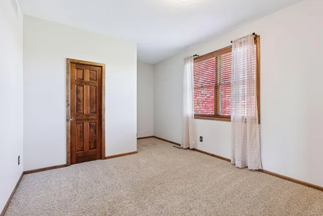 $995,000 | 10758 Watersedge Lane, Woodbury, MN 55129