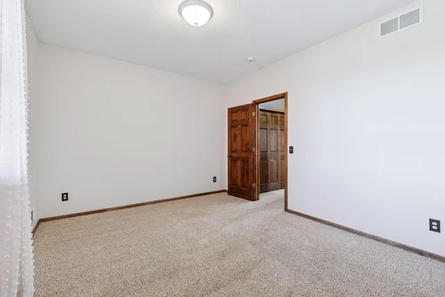 $995,000 | 10758 Watersedge Lane, Woodbury, MN 55129