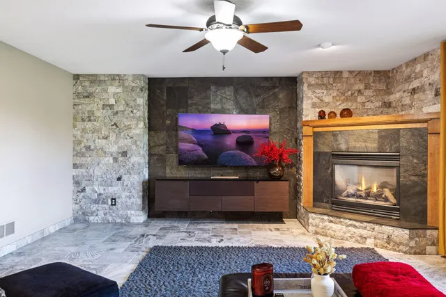 $995,000 | 10758 Watersedge Lane, Woodbury, MN 55129