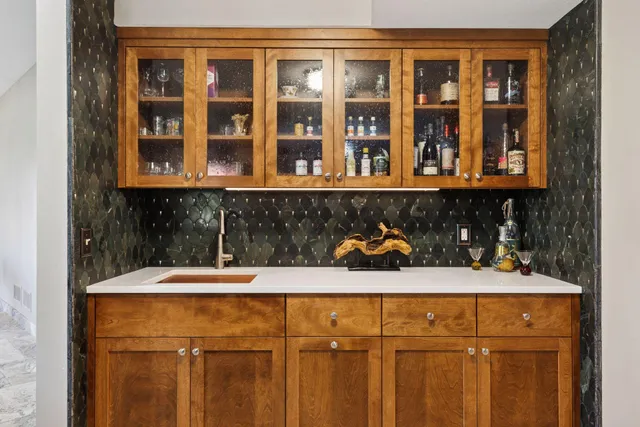 $995,000 | 10758 Watersedge Lane, Woodbury, MN 55129