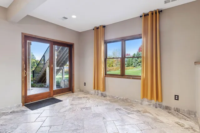 $995,000 | 10758 Watersedge Lane, Woodbury, MN 55129