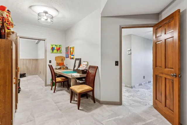 $995,000 | 10758 Watersedge Lane, Woodbury, MN 55129