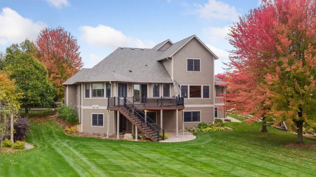 $995,000 | 10758 Watersedge Lane, Woodbury, MN 55129