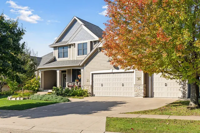 $995,000 | 10758 Watersedge Lane, Woodbury, MN 55129