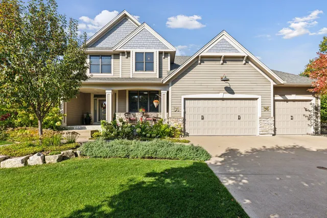 $995,000 | 10758 Watersedge Lane, Woodbury, MN 55129