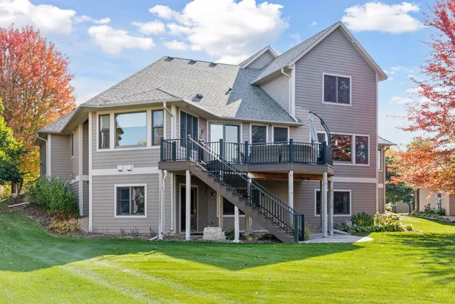 $995,000 | 10758 Watersedge Lane, Woodbury, MN 55129