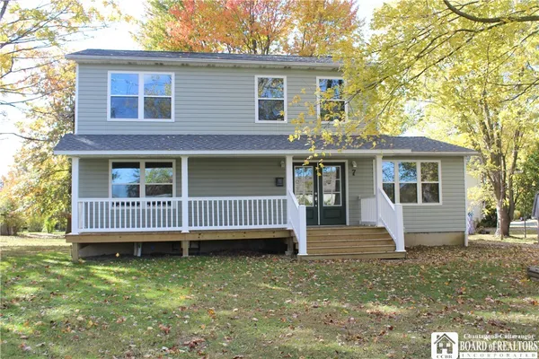 $359,900 | 7 Hillcrest Drive, Pomfret, NY 14063