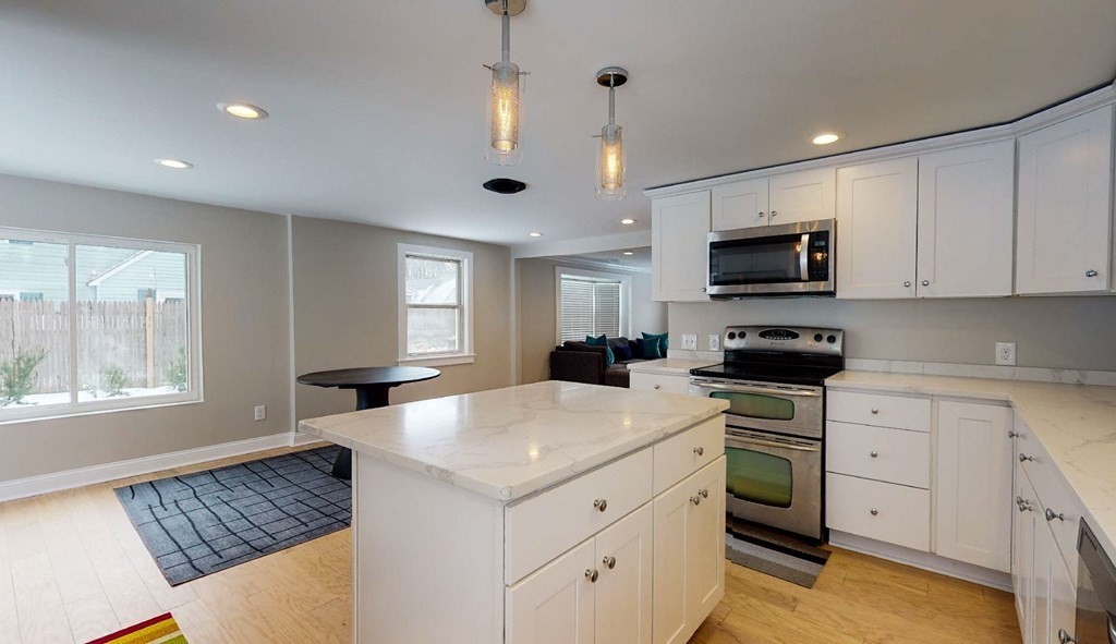 22 Elbridge Road Auburn, MA 01501 - Photo 8 of 26 Gallery Image 8