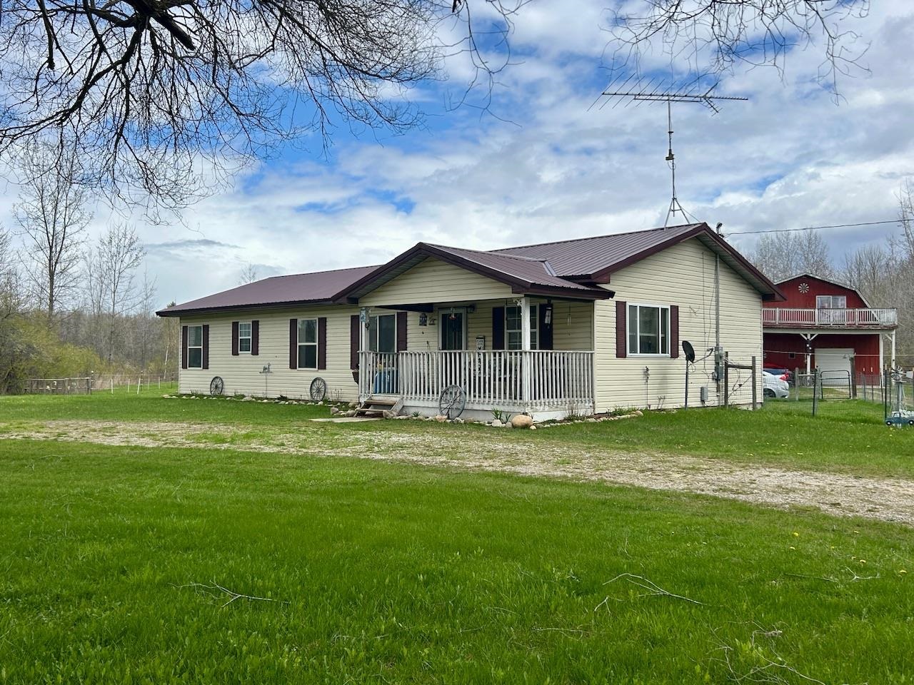 2760 3 Rivers Road Gladwin, MI 48624 - Photo 15 of 35