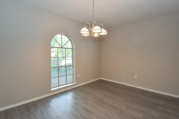 $1,750 | 11719 Murr Way, Houston, TX 77048