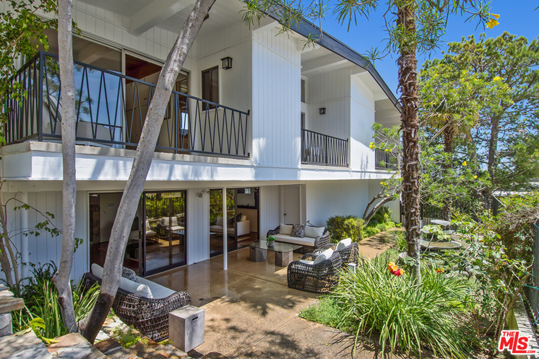 1071 Tellem Drive Pacific Palisades, CA 90272 - Photo 22 of 26 a view of balcony with furniture and potted plants