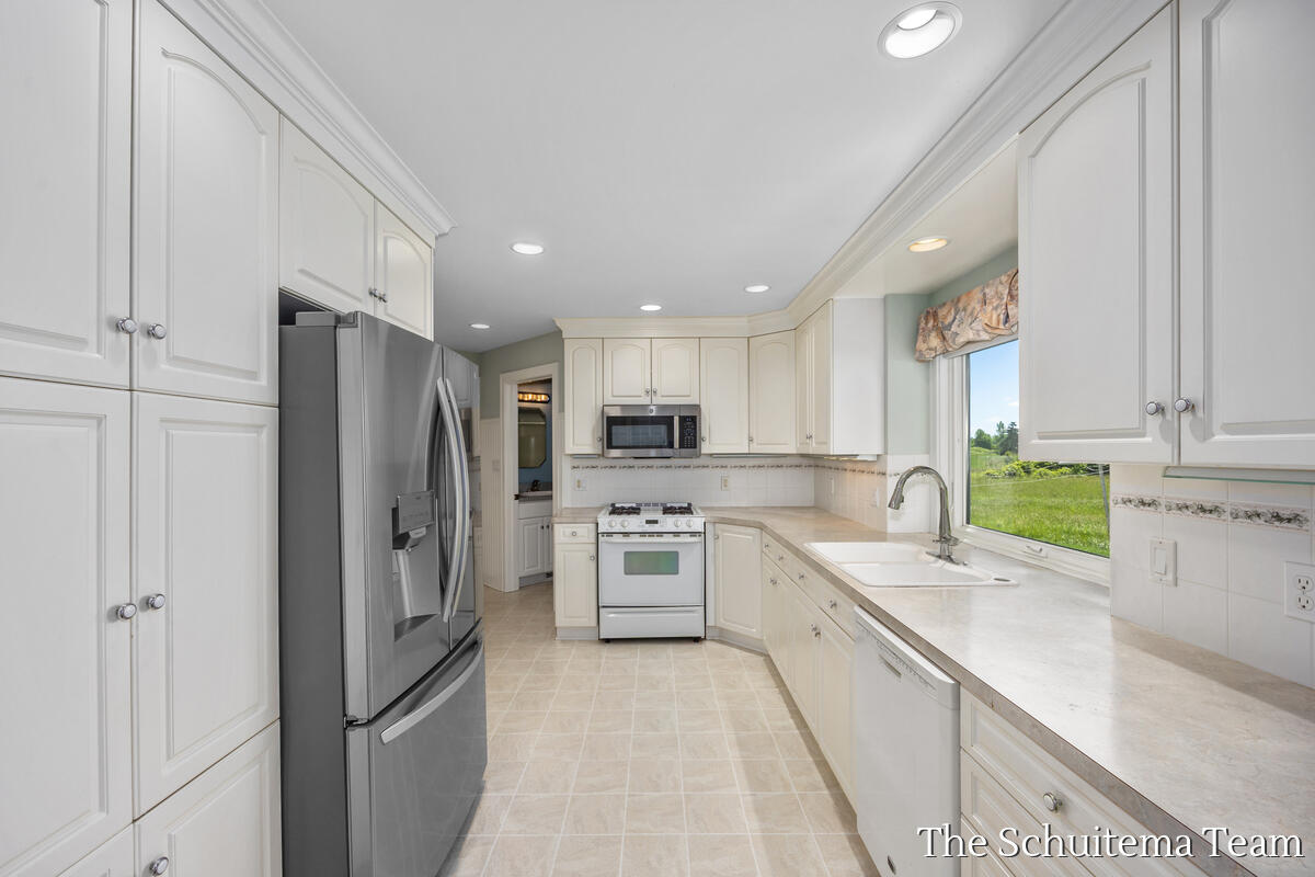 4526 Bauer Road Hudsonville, MI 49426 - Photo 6 of 46 4526-Bauer_010