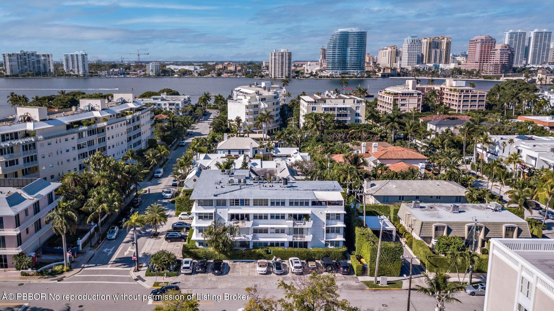 401 Peruvian Avenue, Unit 1050 Palm Beach, FL 33480 - Photo 14 of 17 a view of a city