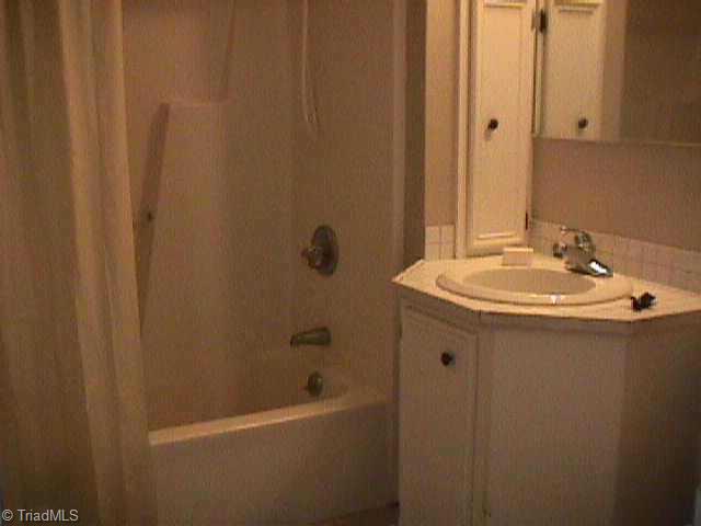 1660 Young Road Lexington, NC 27292 - Photo 4 of 9 Other. Bath