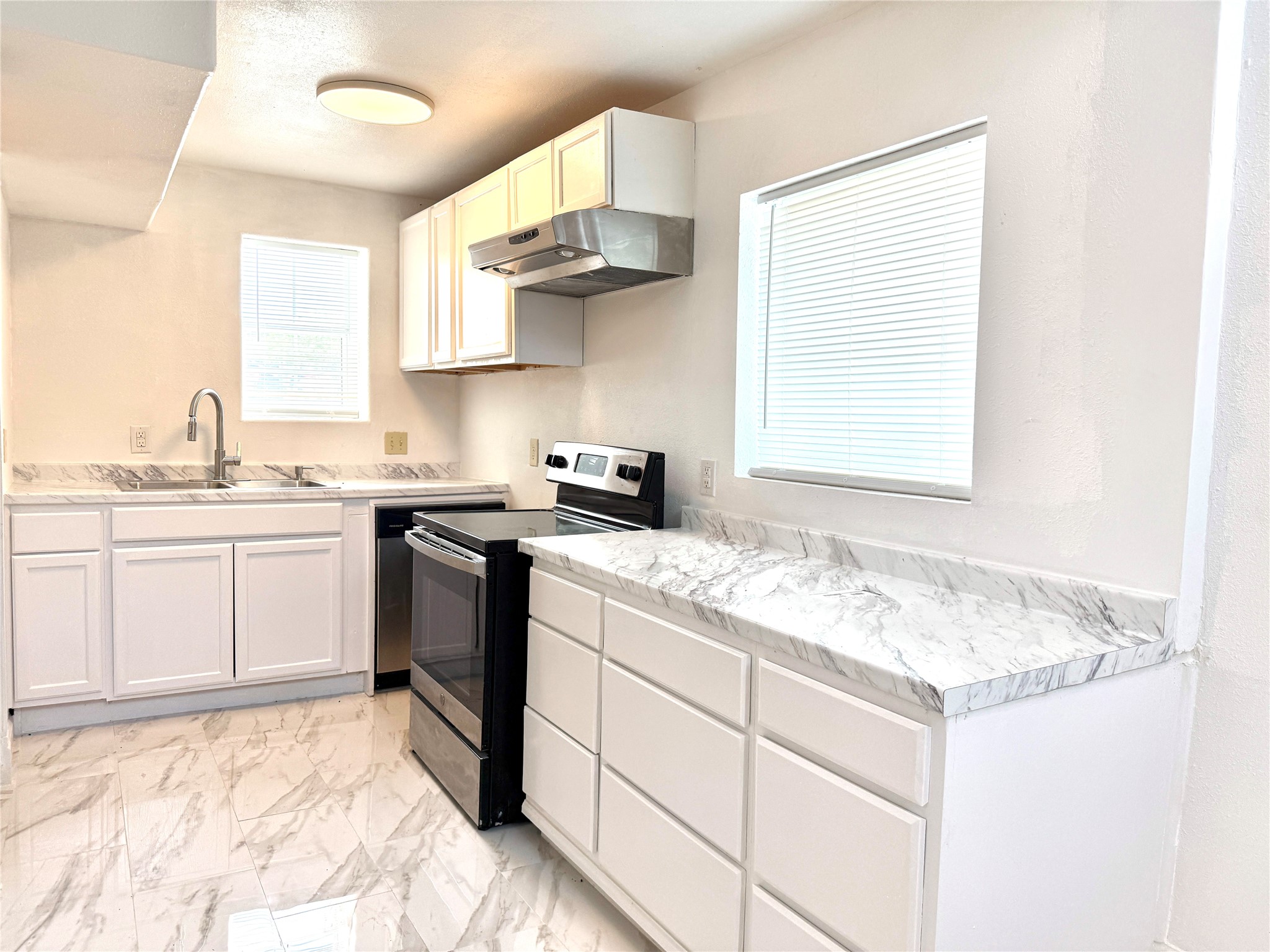 421 Sidney Street, Unit 1 Houston, TX 77003 - Photo 4 of 20 Unit 1