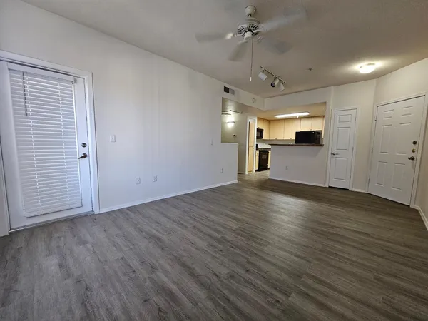 $1,400 | 18416 North Cave Creek Road, Unit 2001, Phoenix, AZ 85032