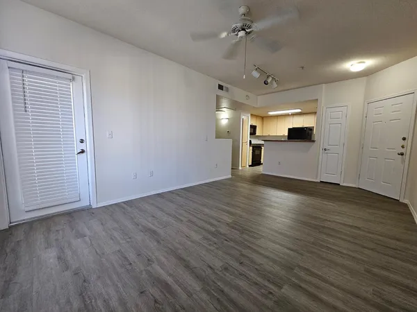 $1,500 | 18416 North Cave Creek Road, Unit 2001, Phoenix, AZ 85032