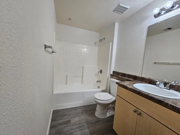 $1,400 | 18416 North Cave Creek Road, Unit 2001, Phoenix, AZ 85032