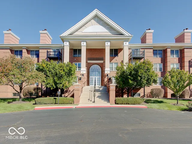 $265,000 | 8681 Jaffa Ct Drive East, Unit 38, Indianapolis, IN 46260