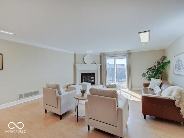 $265,000 | 8681 Jaffa Ct Drive East, Unit 38, Indianapolis, IN 46260