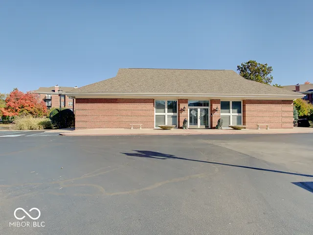 $265,000 | 8681 Jaffa Ct Drive East, Unit 38, Indianapolis, IN 46260