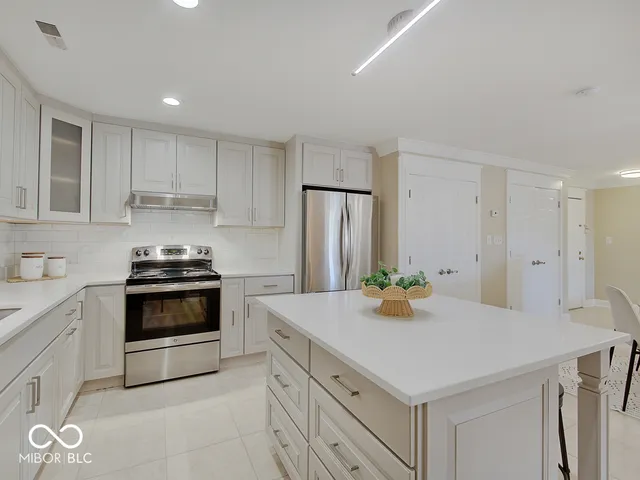 $265,000 | 8681 Jaffa Ct Drive East, Unit 38, Indianapolis, IN 46260