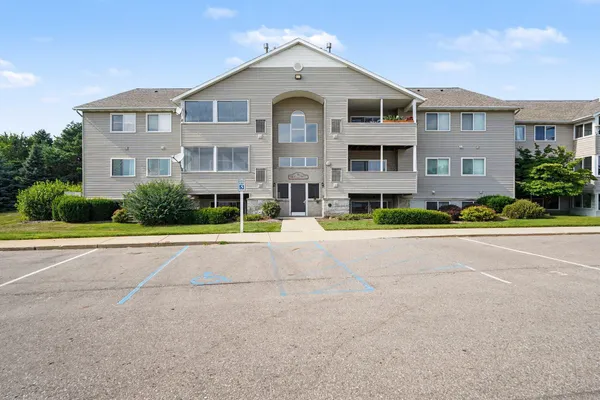 $229,900 | 8416 North Jasonville Court Southeast, Caledonia, MI 49316
