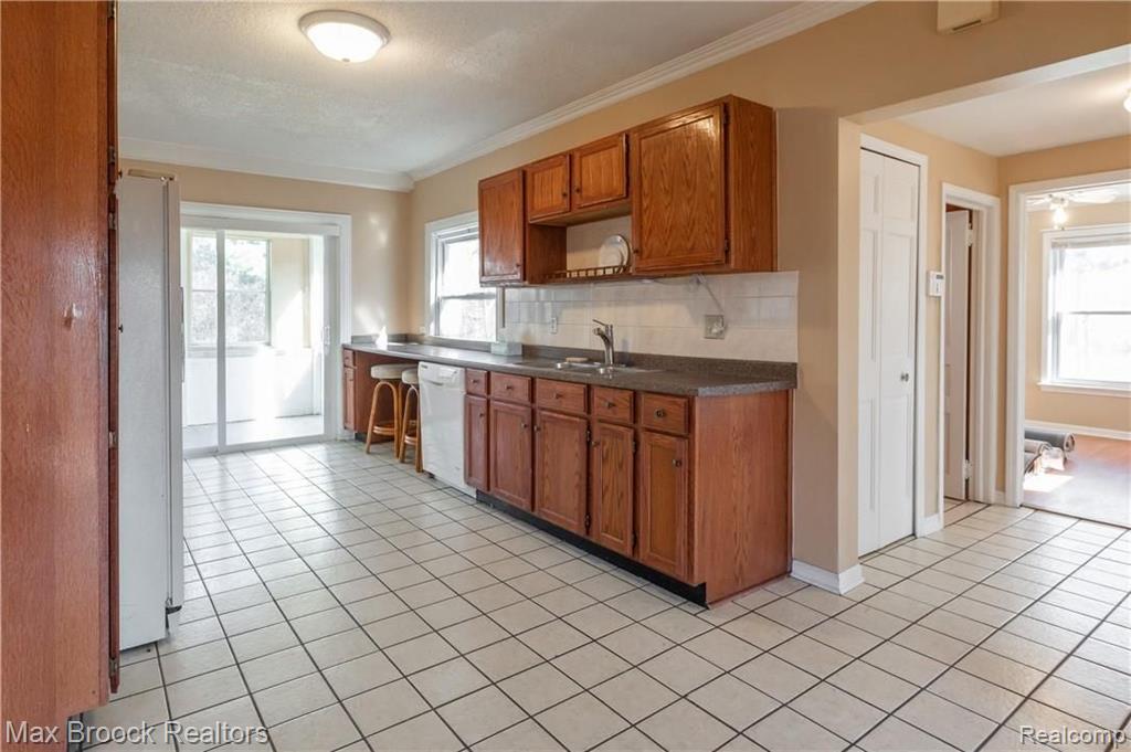5277 West Maple Road West Bloomfield, MI 48322 - Photo 7 of 40
