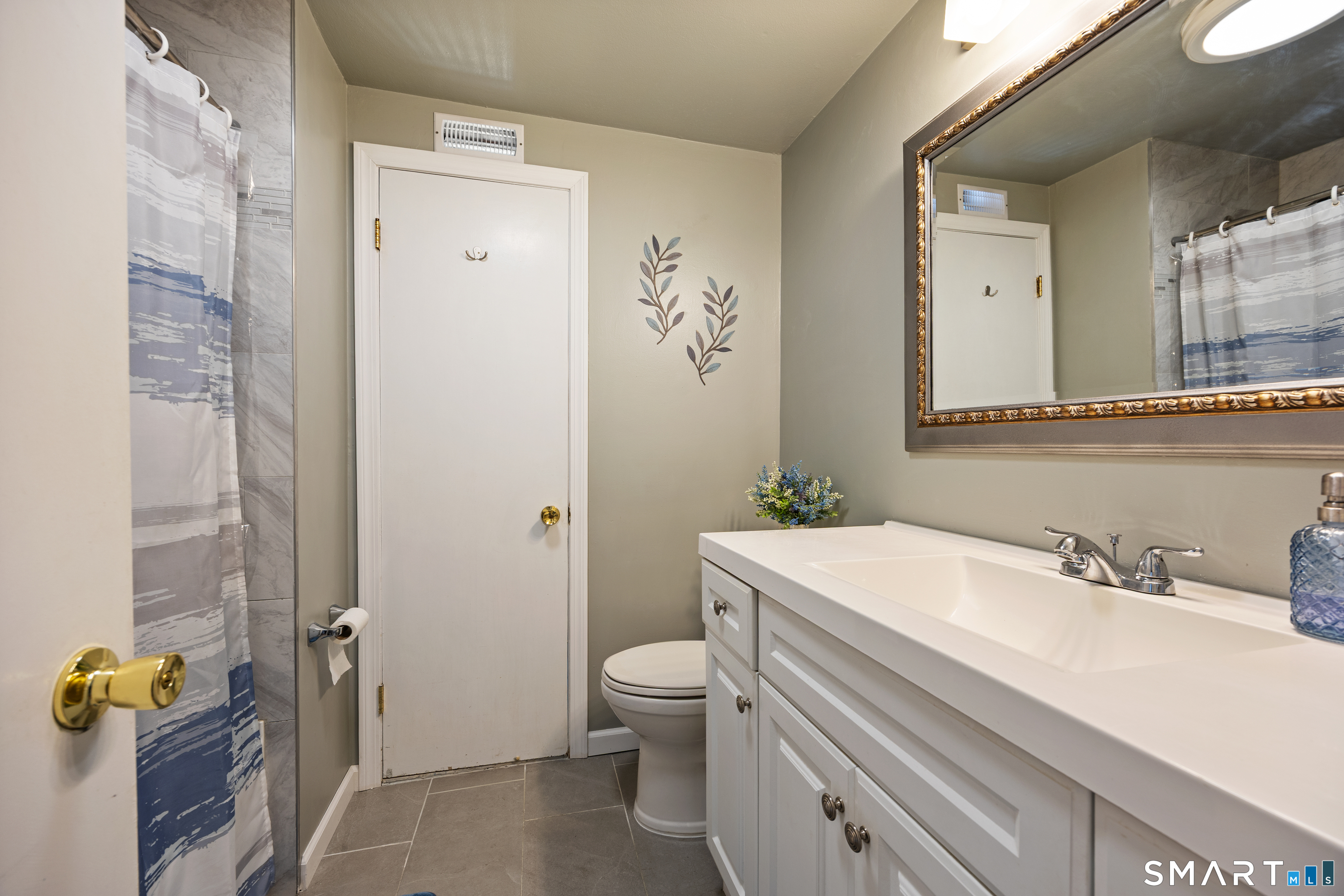 334 Gaylord Drive Waterbury, CT 06708 - Photo 21 of 40