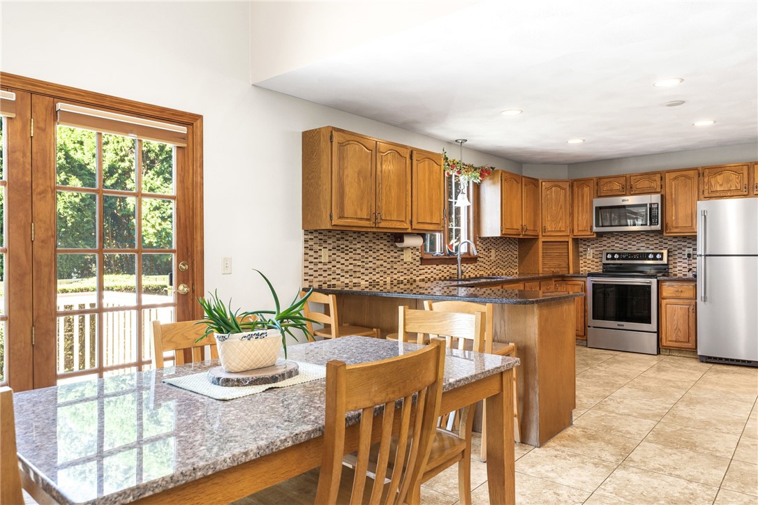 35 Cedar Bay Drive Warwick, RI 02888 - Photo 8 of 32