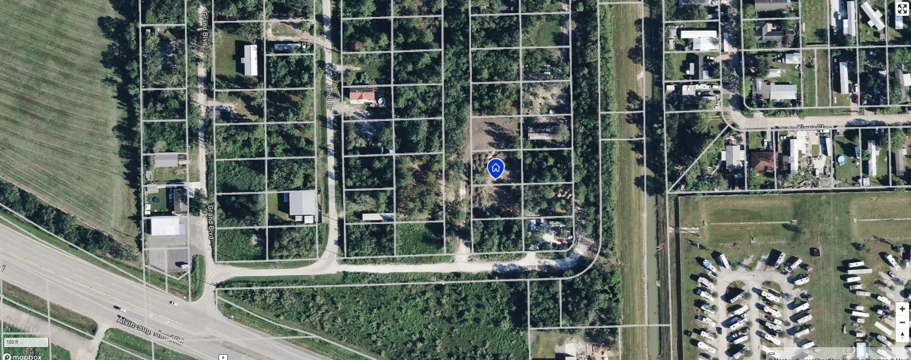 5923-5927 Hazel Drive Rosharon, TX 77583 - Photo 3 of 5 a view of fountain in the balcony