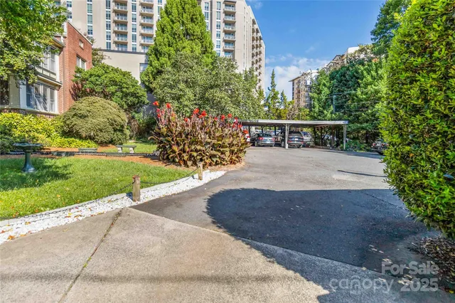 $410,000 | 811 East Morehead Street, Unit 6, Charlotte, NC 28202