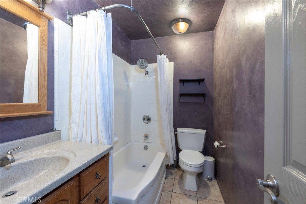 3342 Bradbury Road, Unit 9 Los Alamitos, CA 90720 - Photo 25 of 45 Upstairs Bathroom