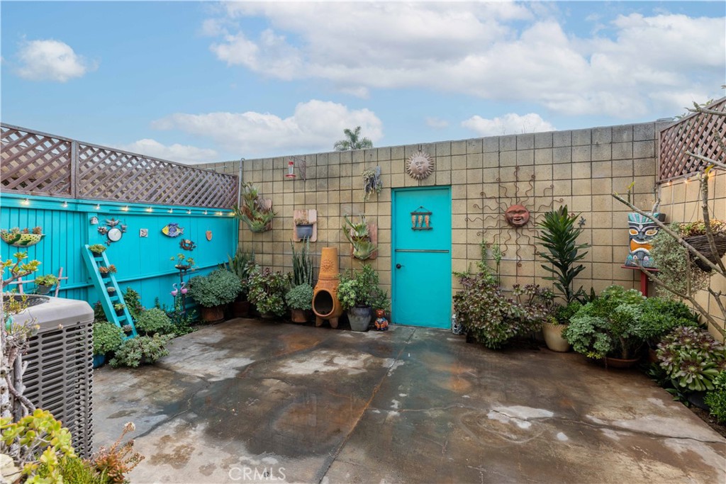 3342 Bradbury Road, Unit 9 Los Alamitos, CA 90720 - Photo 36 of 45 Open and spacious rear private patio
