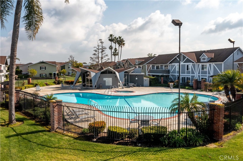 3342 Bradbury Road, Unit 9 Los Alamitos, CA 90720 - Photo 42 of 45 HOA Pool area