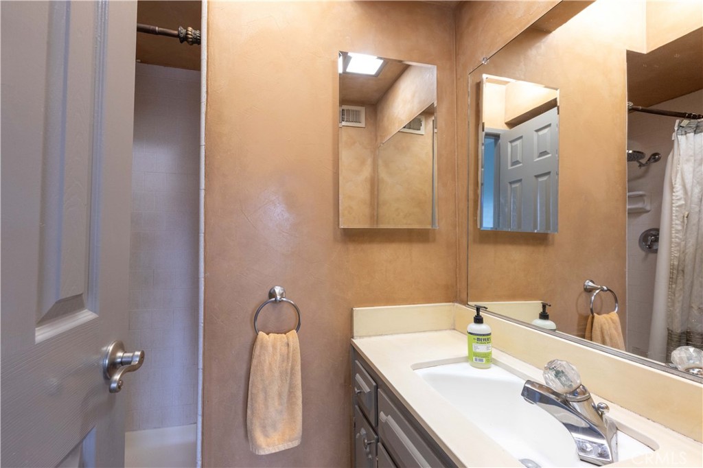 3342 Bradbury Road, Unit 9 Los Alamitos, CA 90720 - Photo 8 of 45 Downstairs bath