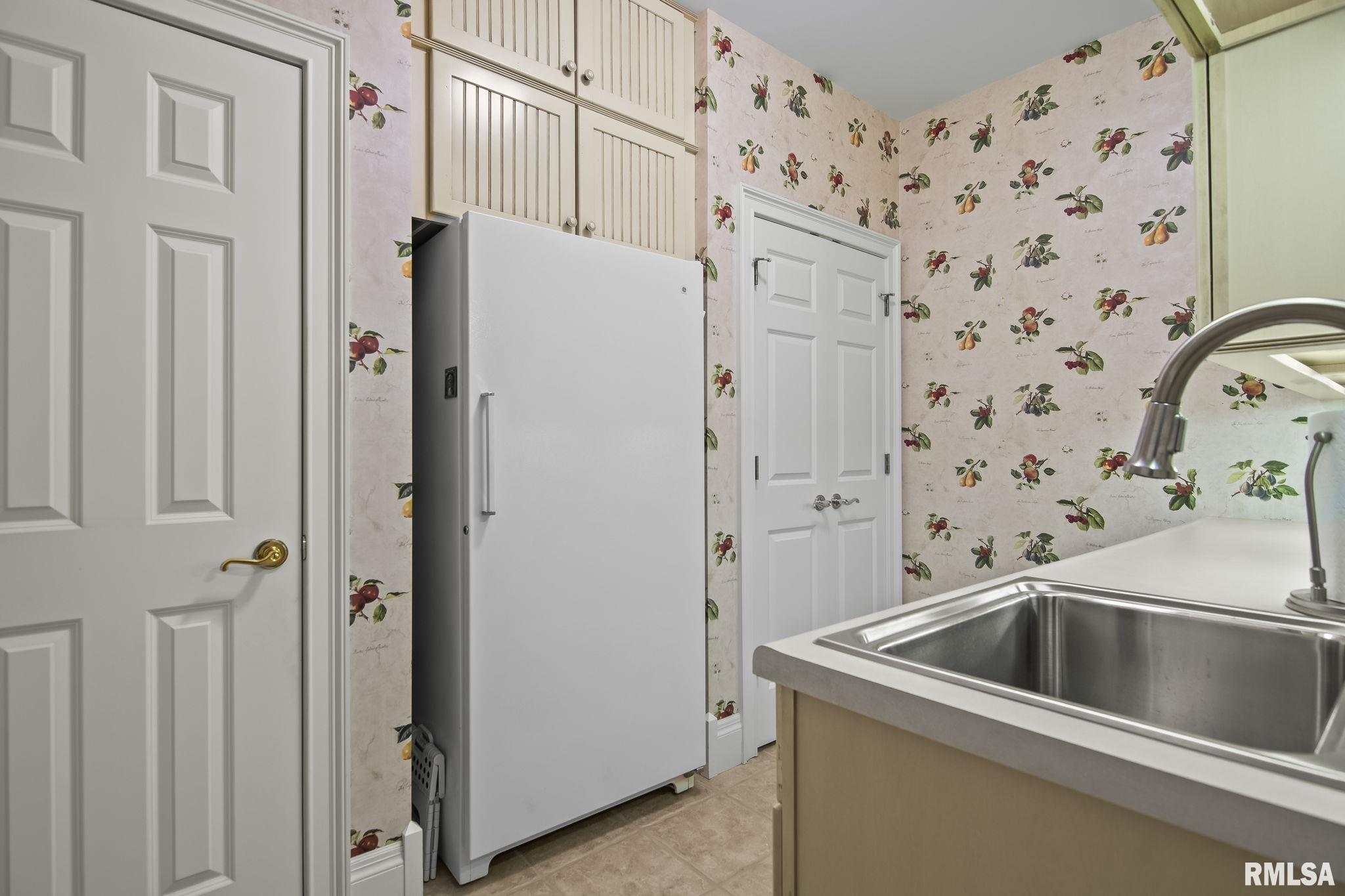 4 Fox Point Rochester, IL 62563 - Photo 32 of 81