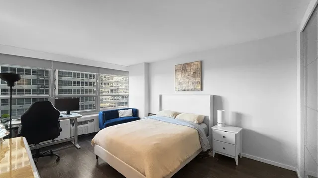 $2,650 | 3550 North Lake Shore Drive, Unit 417, Chicago, IL 60657