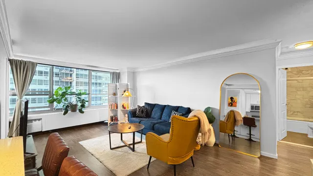 $2,650 | 3550 North Lake Shore Drive, Unit 417, Chicago, IL 60657