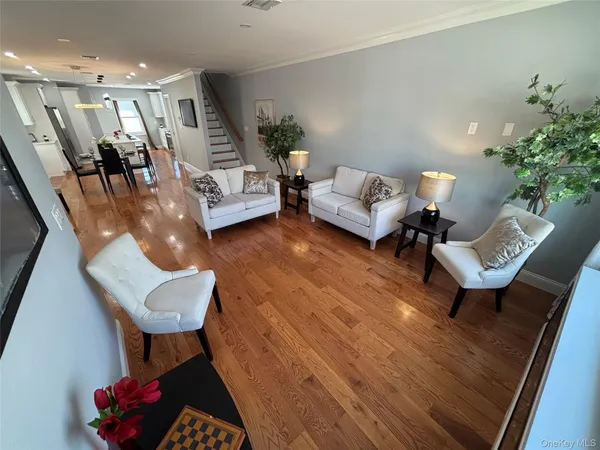 $1,499,000 | 146-26 20th Road | Whitestone