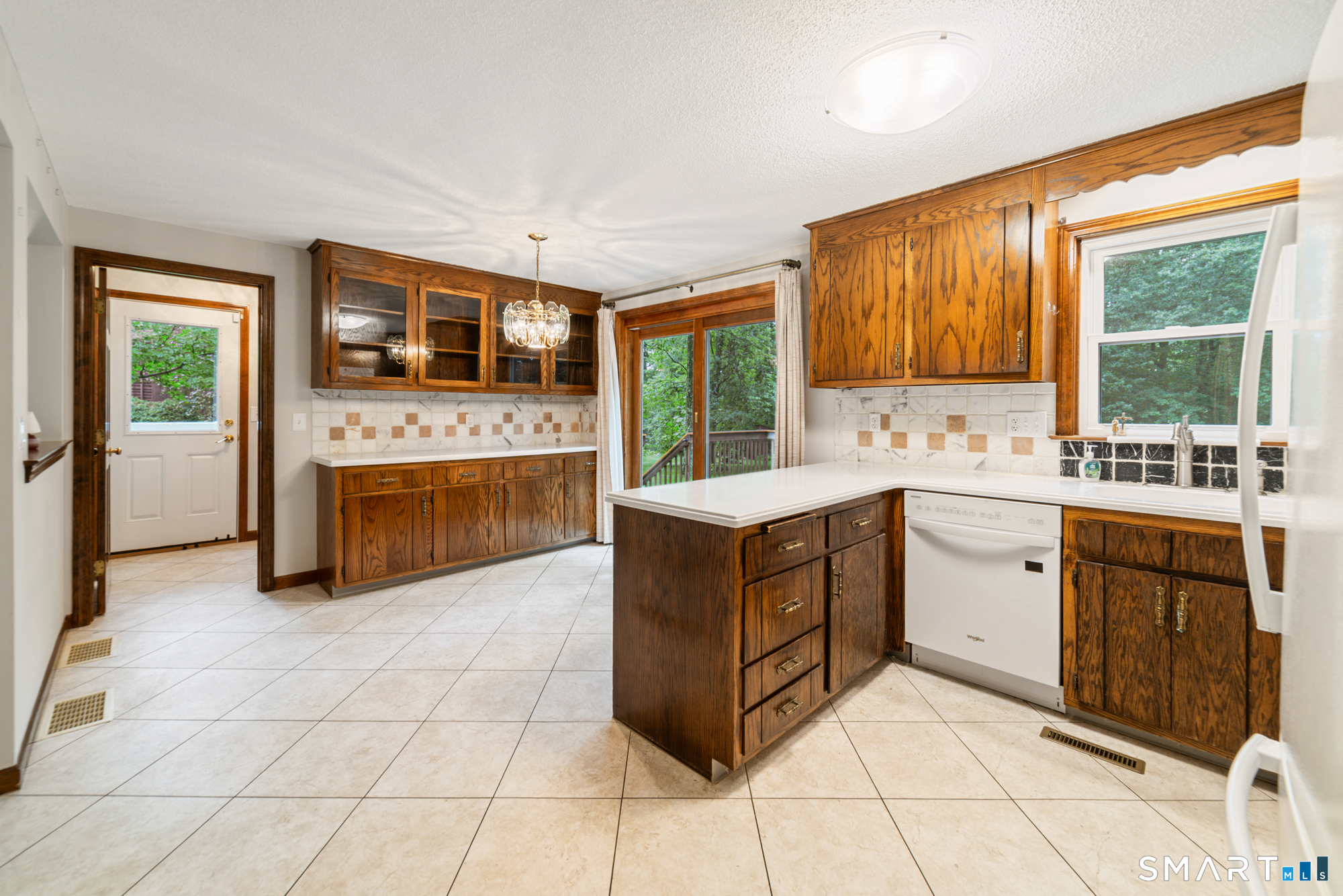 548 Beecher Road Wolcott, CT 06716 - Photo 12 of 36