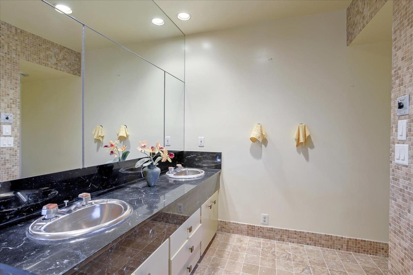 60 Lookout Road Hillsborough, CA 94010 - Photo 37 of 80