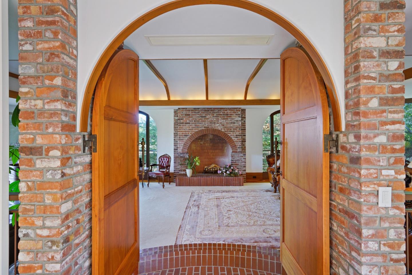 60 Lookout Road Hillsborough, CA 94010 - Photo 5 of 80