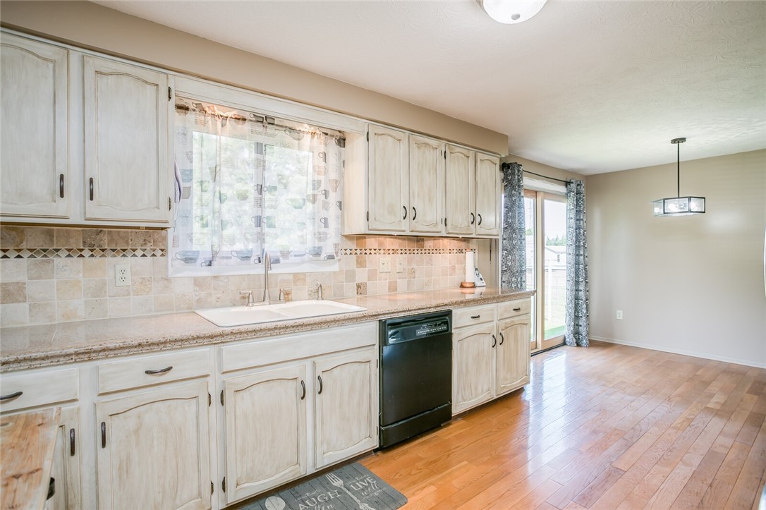 26 Cold Spring Circle Gates, NY 14624 - Photo 9 of 31