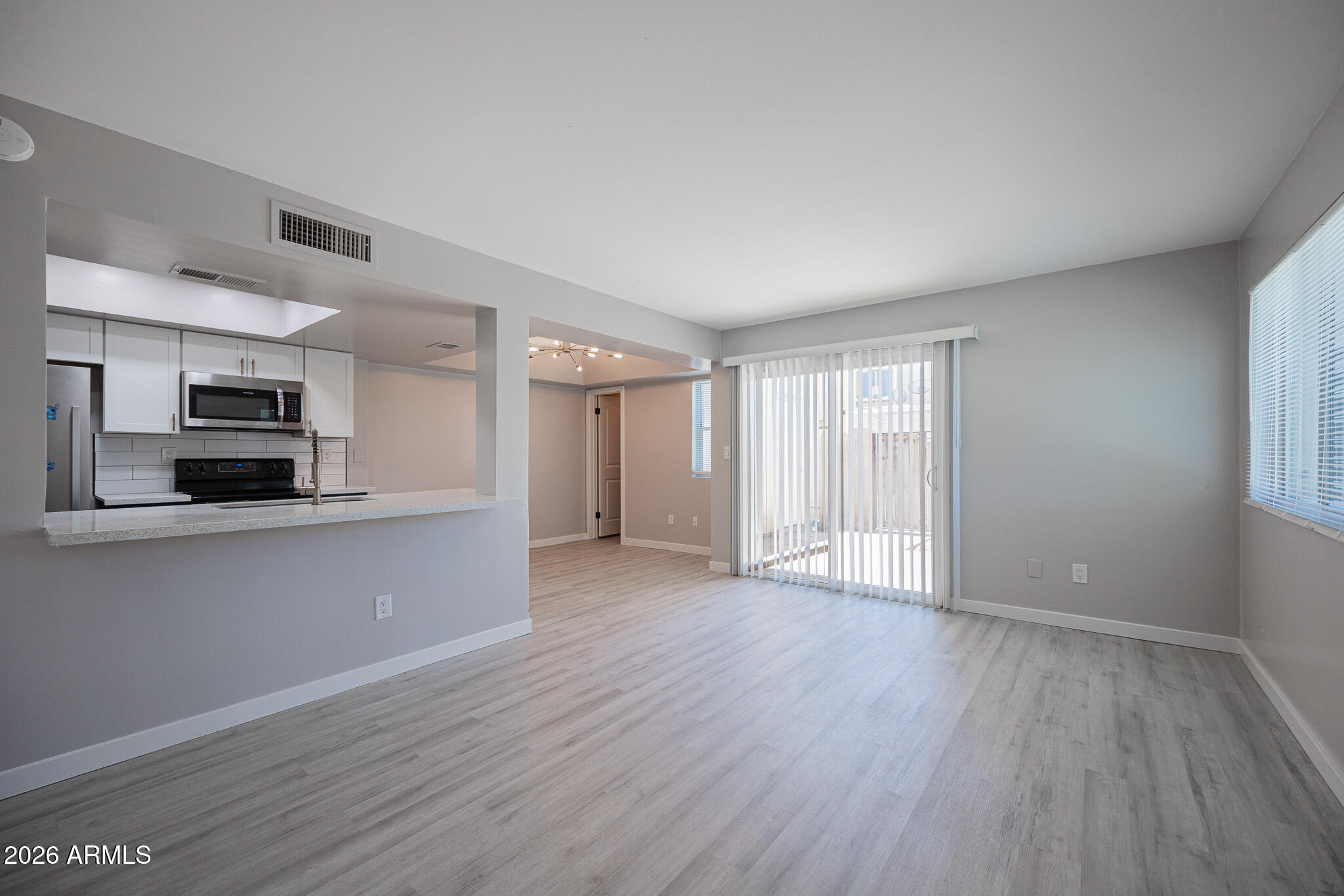 4403 East Riverside Street Phoenix, AZ 85040 - Photo 3 of 19